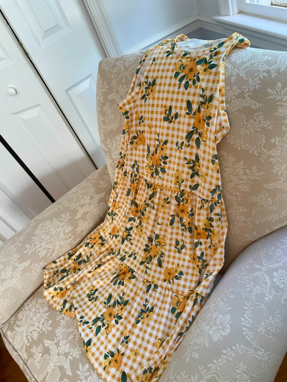 Bright, Breezy Summer Dress - Picture 4 of 6